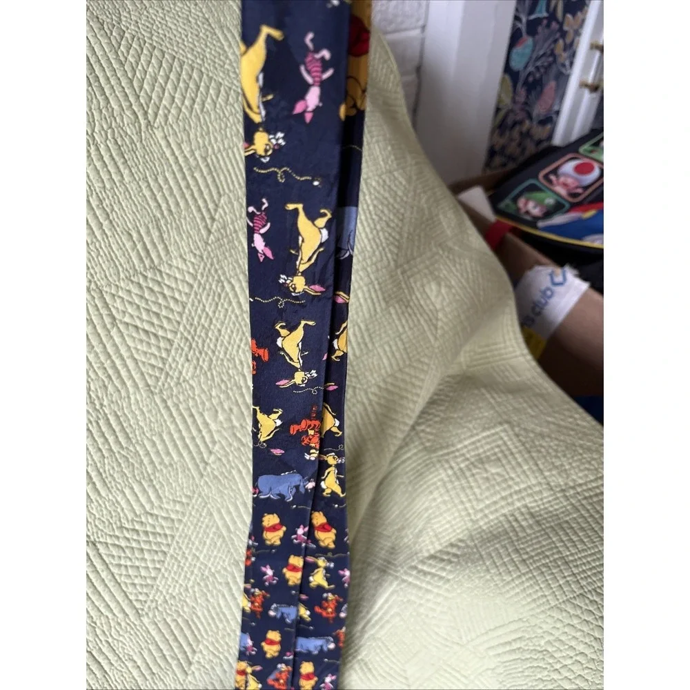 Winnie the Pooh - Men's ((Unisex tie) Tigger Eeyore Piglet